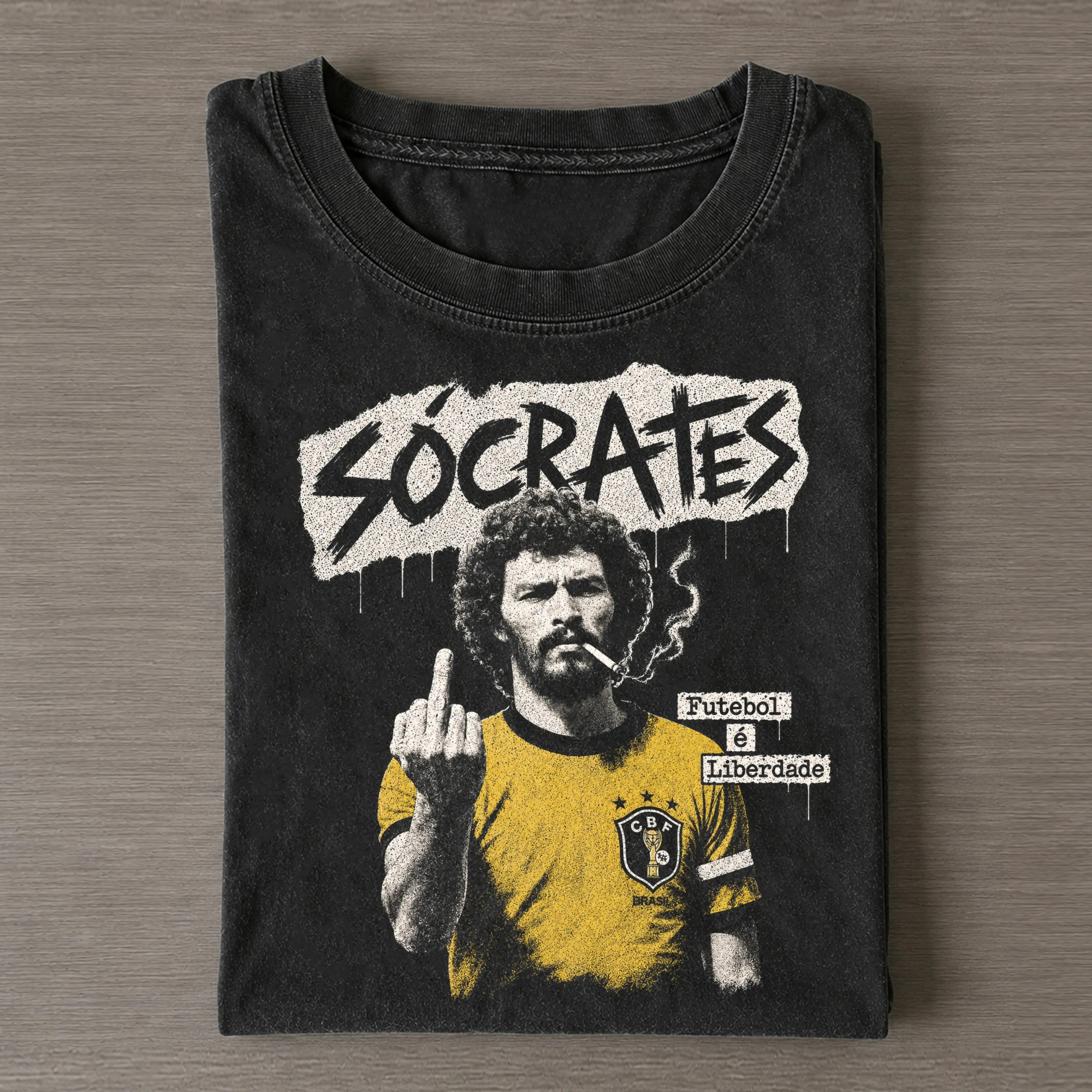 Sócrates – Futebol é Liberdade Tee